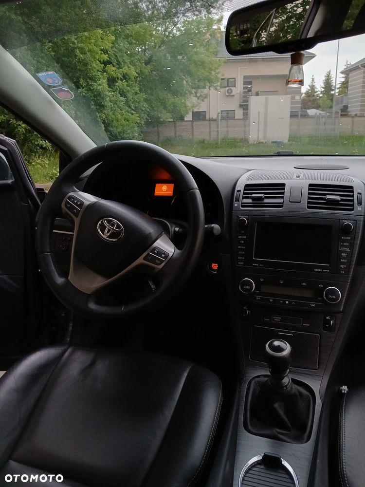 Toyota Avensis 2.0 Prestige NAVI - 17