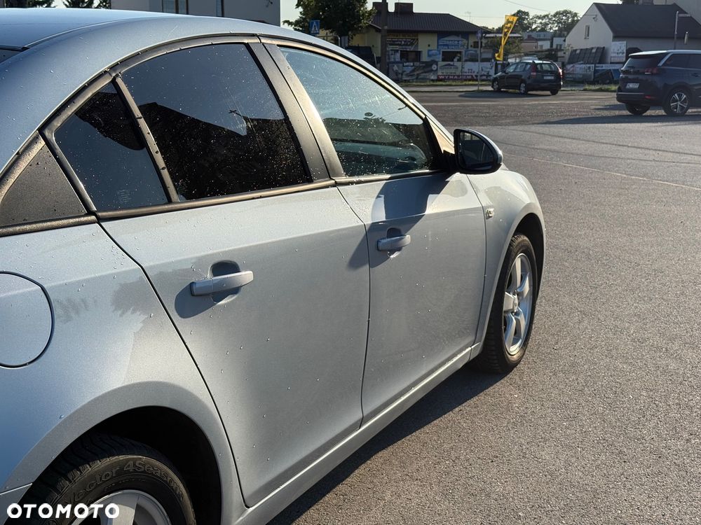 Chevrolet Cruze 1.6 - 11
