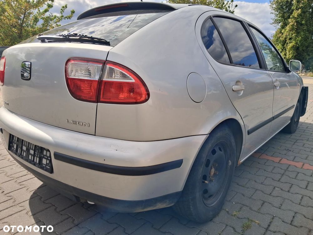 Seat Leon 1 I Toledo 2 II silnik 1.6 16v BCB azd aus atn 105 KM skrzynia biegów ERT sprzęgło wysprzęglik lakier kolor LS7N srebrne drzwi lewe prawe przód tył błotnik zderzak klapa lusterko maska LS7N maglownica przekładnia belka sanki alternator sprężarka klimatyzacji pompa paliwa listwa wtryskowa klamka zamek zacisk głośnik szyba podszybie mechanizm panel sterowania sterownik moduł stacyjka wiązka przewód rura tłumik wydech koła felga zwrotnica kolektor czujnik mcperson amortyzator sprężyna silniczek kokpit pas bezpieczeństwa fotel schowek kierownica zegary klamka osłona lewarek włącznik manetka lampa lampka reflektor atrapa grill zbiorniczek półka bagażnika wykładzina kratka nawiew dmuchawa wentylator chłodnica pas przedni cupholder NA CZĘŚCI WSZYSTKIE CZĘŚCI - 14