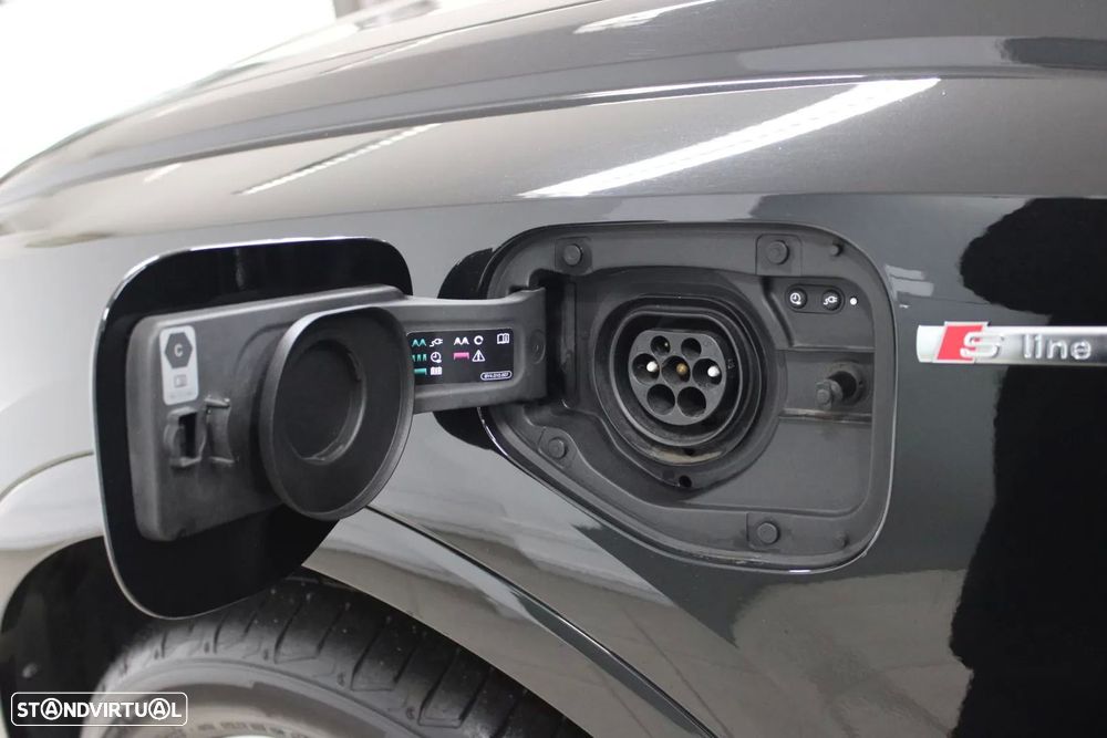 Audi Q3 Sportback 45 TFSIe S line S tronic - 11