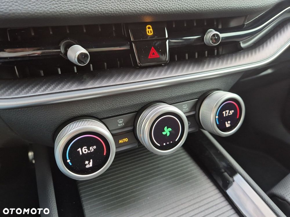 Skoda Superb 2.0 TSI Sportline DSG - 36