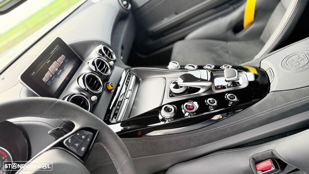 Mercedes-Benz AMG GT R - 31