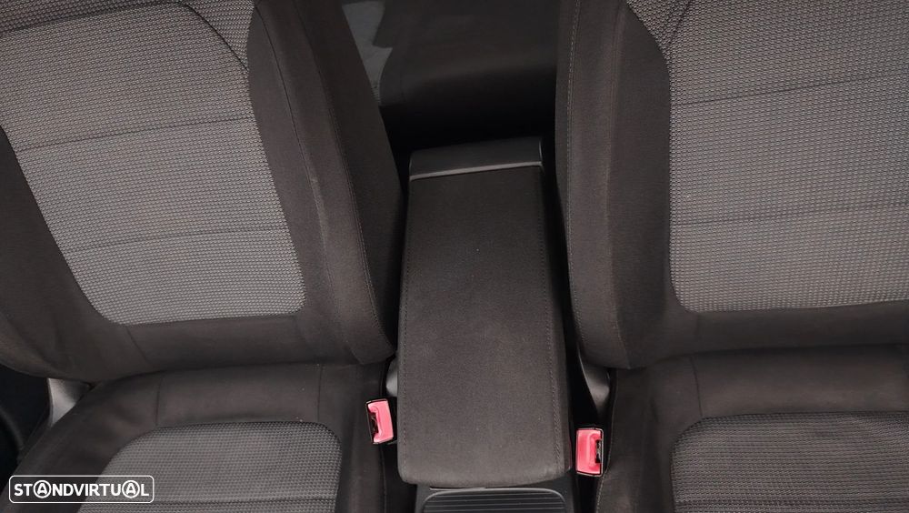VW Passat Variant 2.0 TDI Confortline - 13