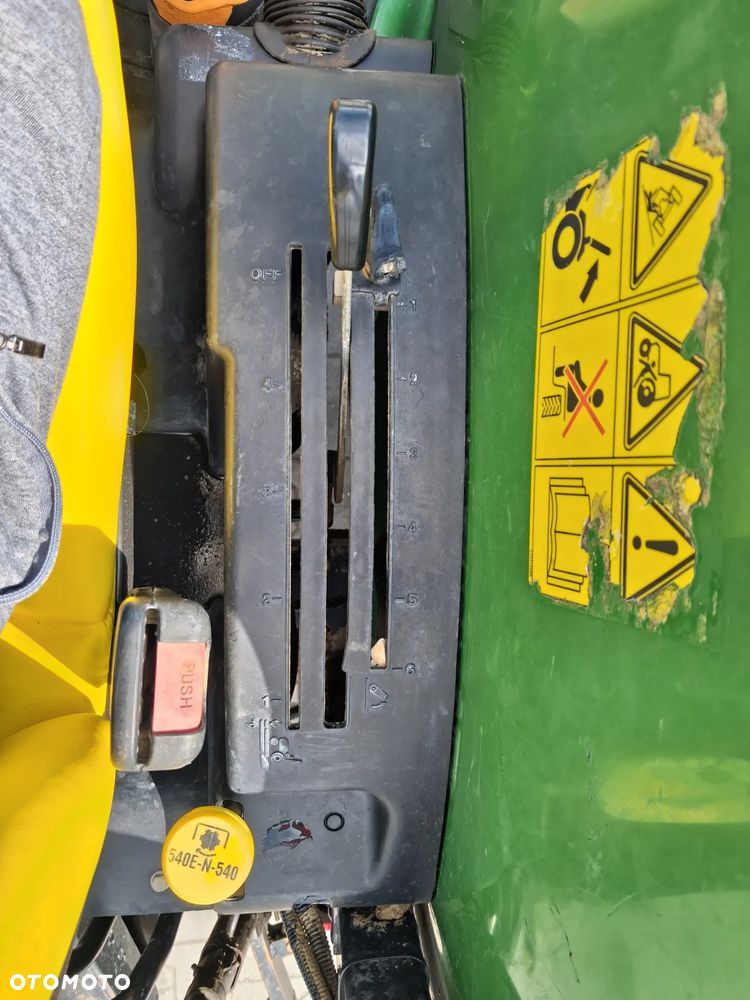 John Deere 4520 eHydro - 12