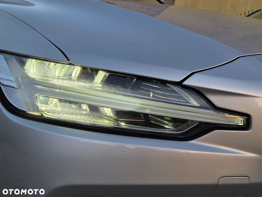 Volvo V60 D3 Momentum Pro - 33