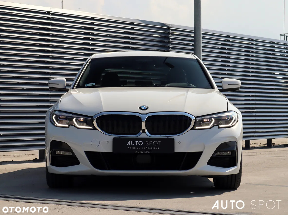 BMW Seria 3 320d xDrive M Sport - 9
