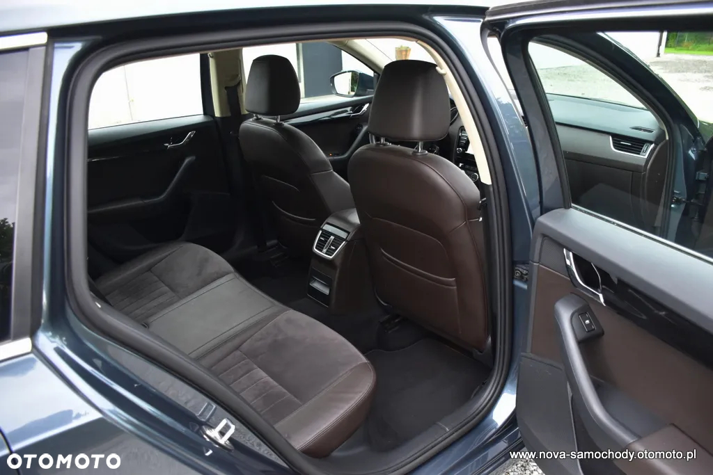 Skoda Octavia 2.0 TDI 4x4 L&K DSG - 25