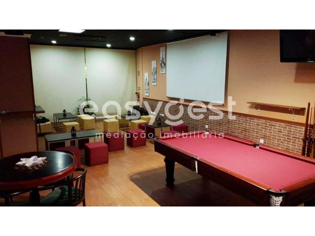 Bar totalmente equipado na zona das Glicínias em funcionamento - Grande imagem: 2/11