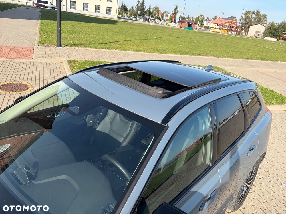 Volvo XC 60 B5 B AWD Plus Dark - 14