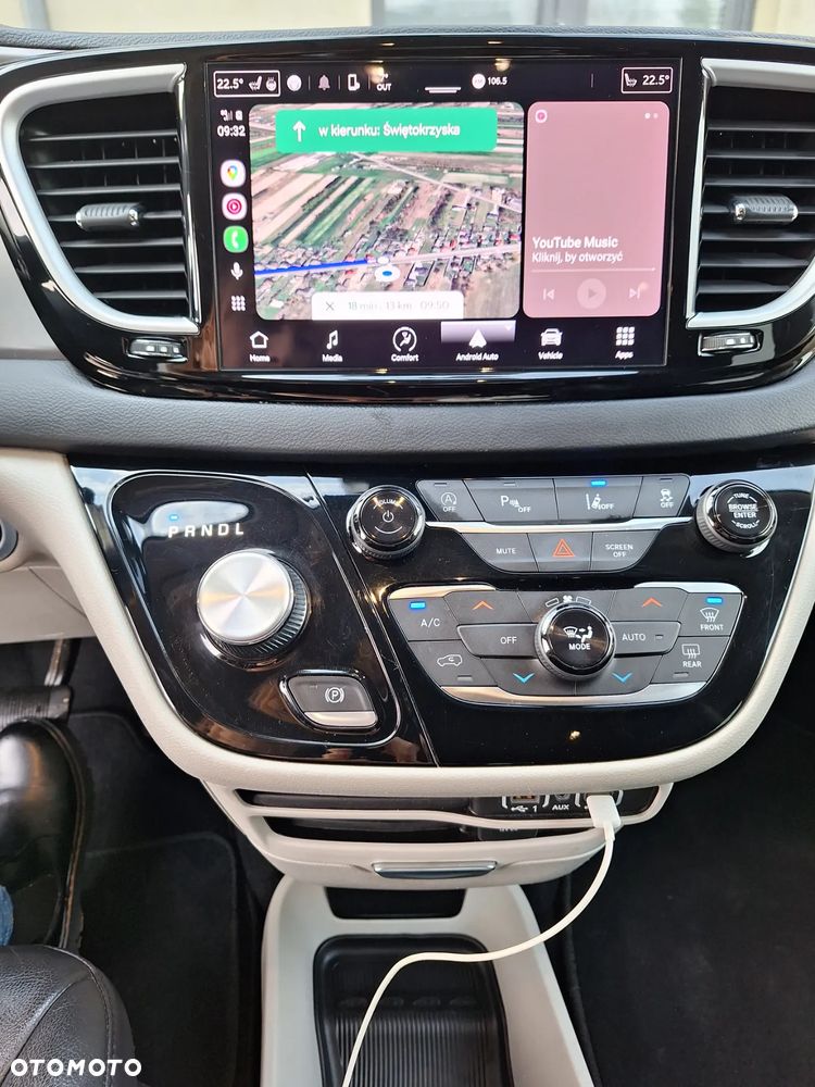 Chrysler Pacifica - 21