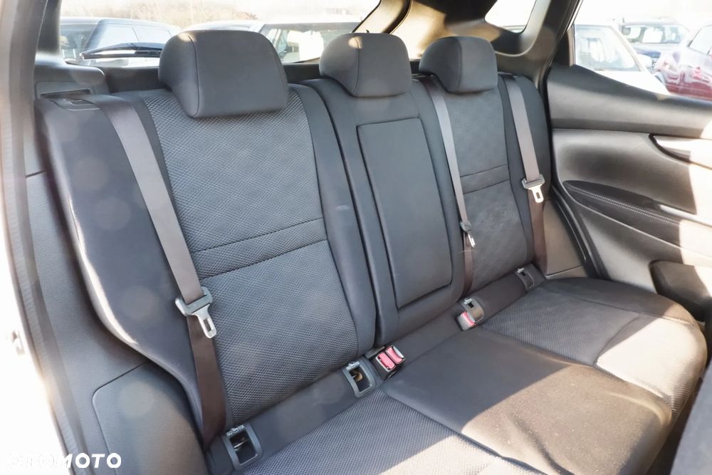 Nissan Qashqai 1.5 dCi N-Connecta - 11