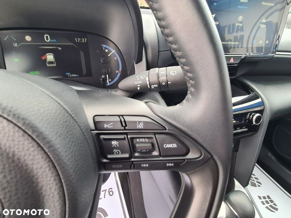 Toyota Yaris Cross Hybrid 1.5 Executive - 24