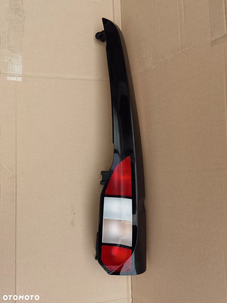 vVW CADDY 2K7 V FORD TOURNEO CONNECT LAMPA PRAWA TYŁ TYLNA IDEALNA ORYGINALNA