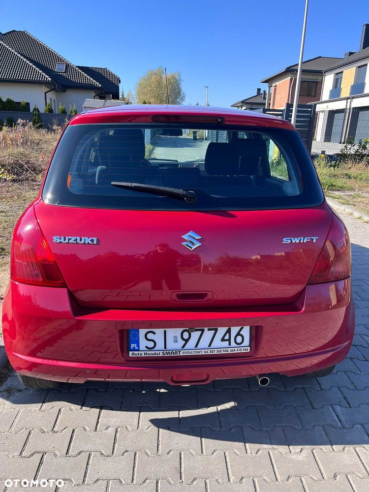 Suzuki Swift - 4