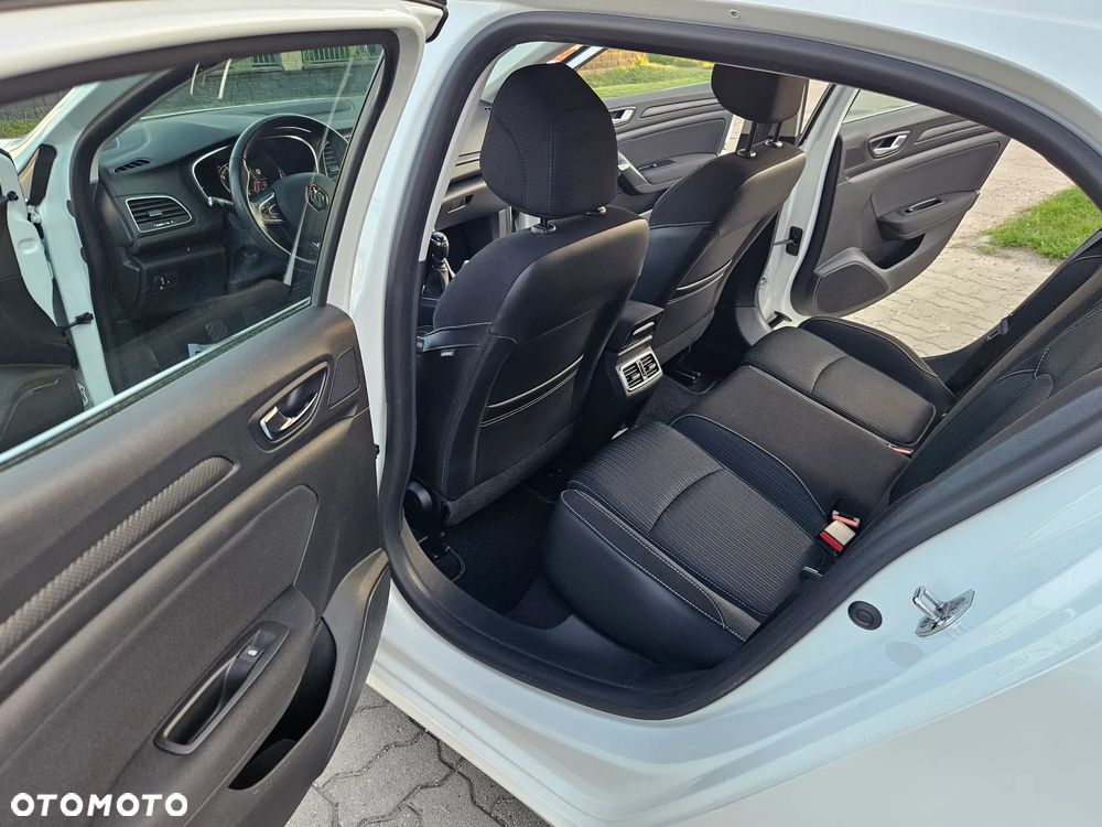 Renault Megane ENERGY TCe 130 EXPERIENCE - 17