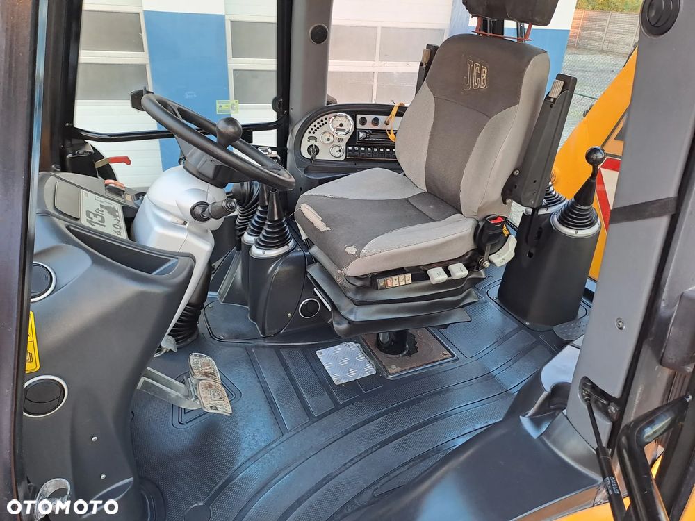 JCB 3CX Sitemaster 2005 rok - 18