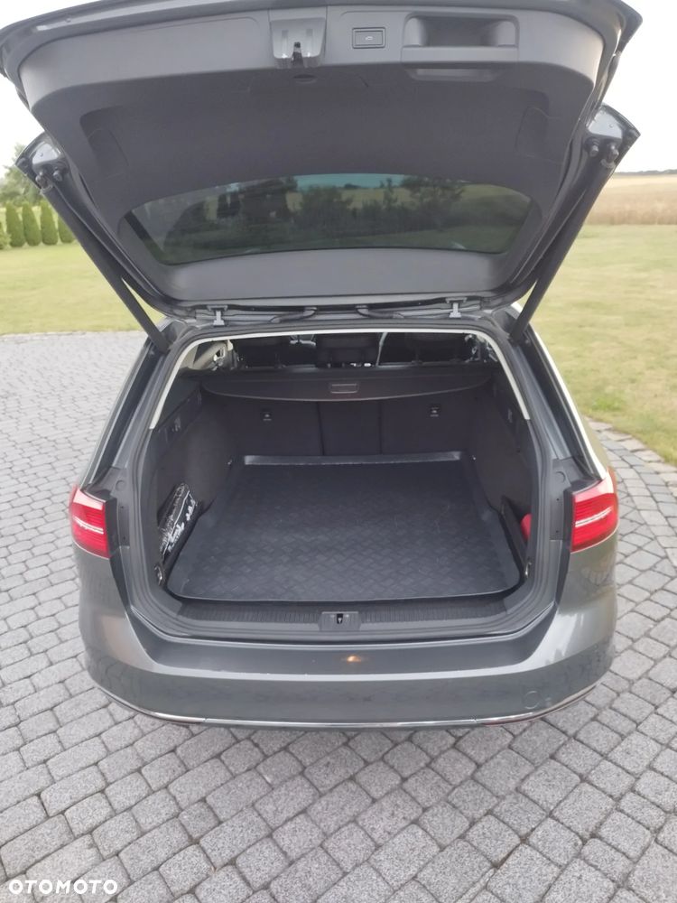 Volkswagen Passat 2.0 TDI SCR 4Mot DSG Highline - 24