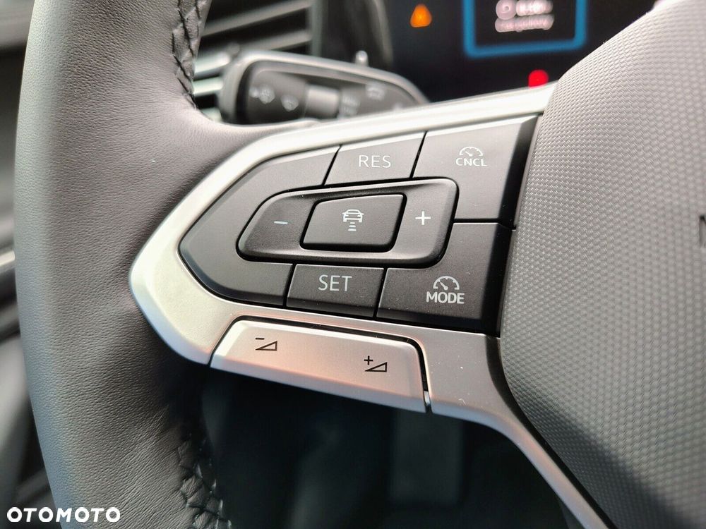 Volkswagen Passat - 16