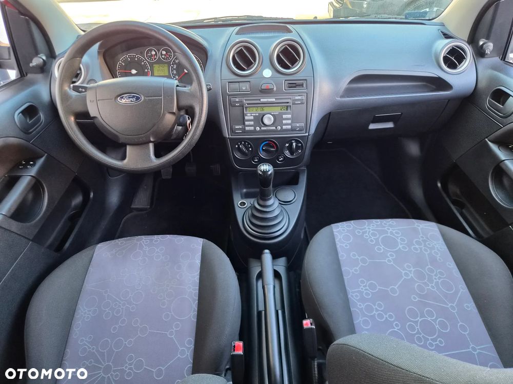 Ford Fiesta 1.3 Ghia - 16