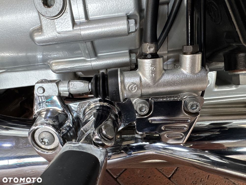 BMW R - 38