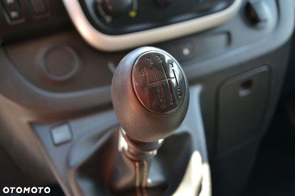 Nissan NV300 - 18