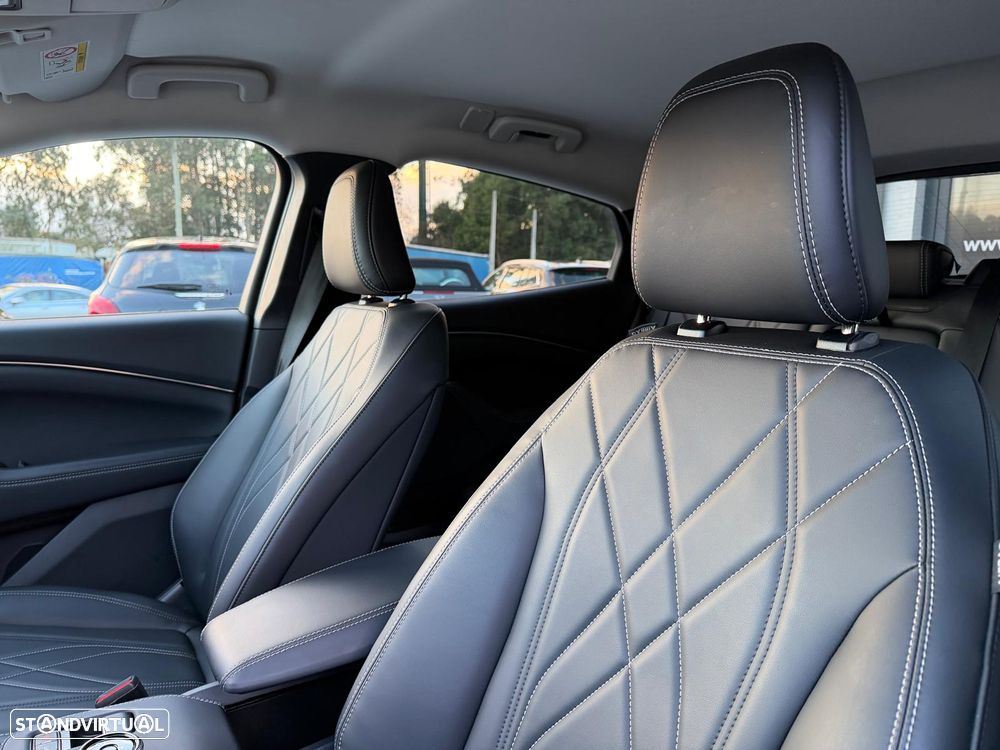 Ford Mustang Mach-E Standard - 32