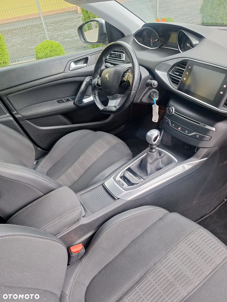 Peugeot 308 BlueHDi FAP 130 Stop & Start Allure Pack - 17