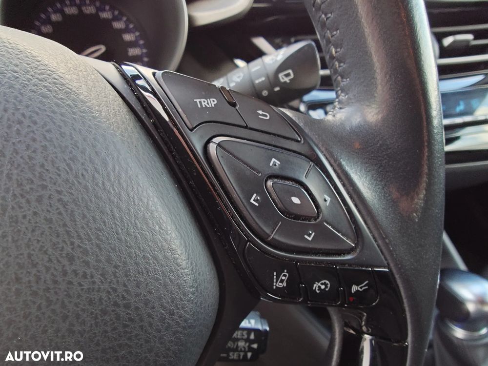 Toyota C-HR 1.8 HSD 4x2 CVT C-enter - 12