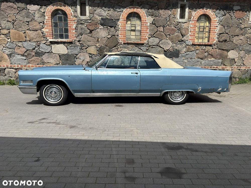 Cadillac Deville - 4