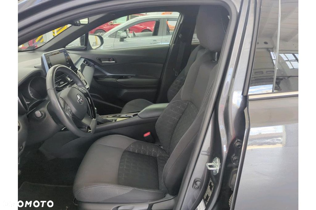 Toyota C-HR - 5