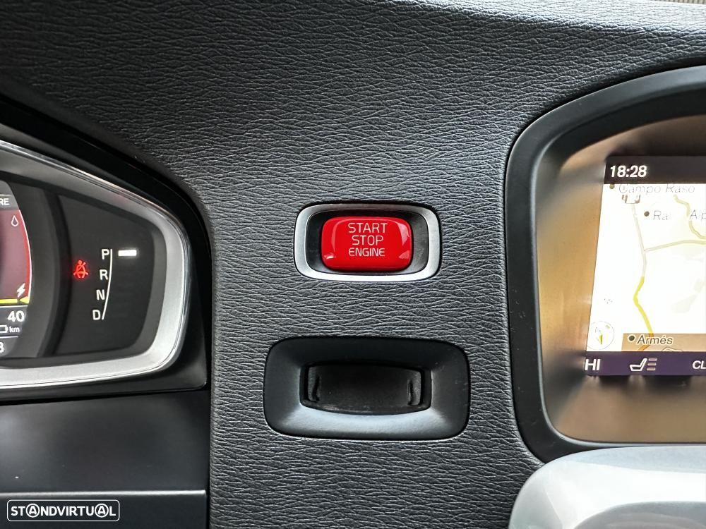 Volvo V60 2.4 D6 R-Design AWD Phev - 27