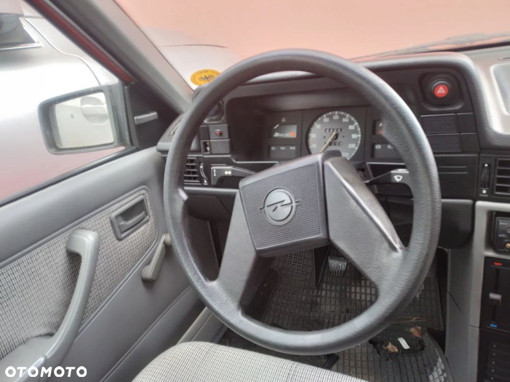 OPEL KADETT E SEDAN  84-89 1.6   ROZRUSZNIK - 21