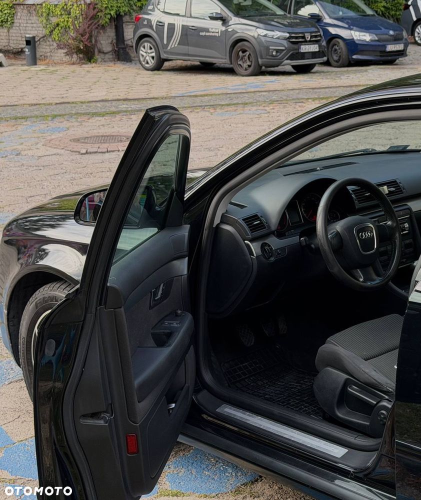 Audi A4 Limousine - 10