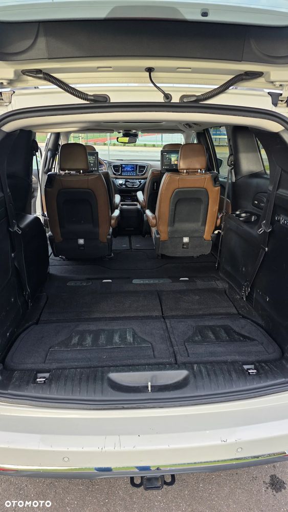 Chrysler Pacifica - 18