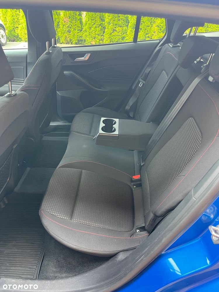 Ford Focus 1.5 EcoBoost ST-Line - 14