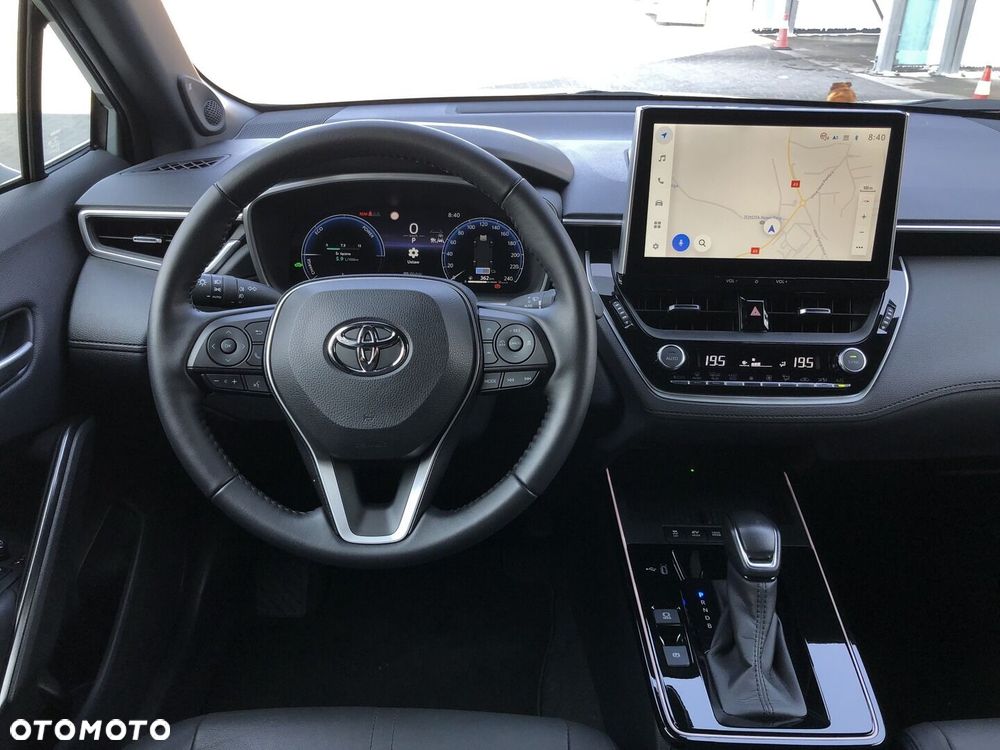 Toyota Corolla Cross - 12