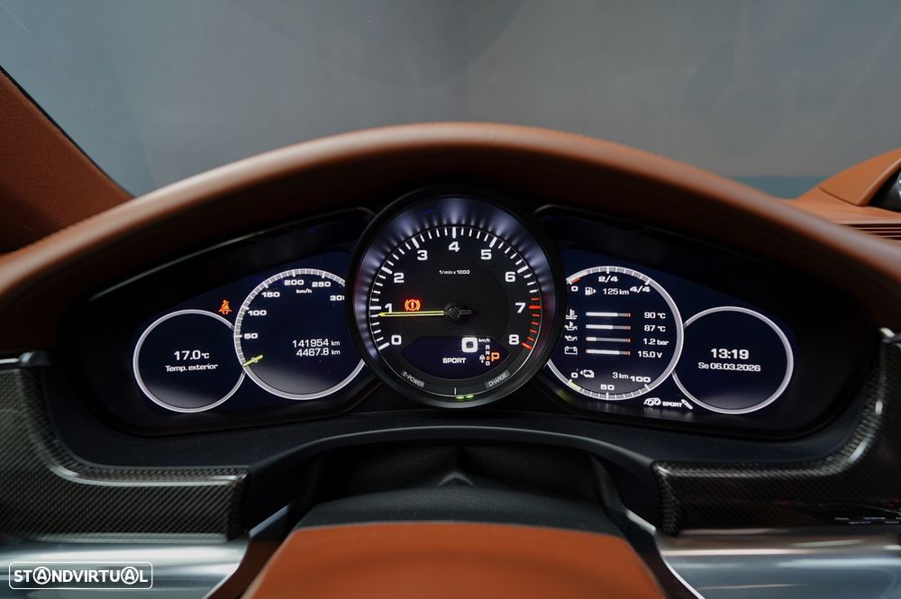 Porsche Panamera Sport Turismo 4 E-Hybrid - 24