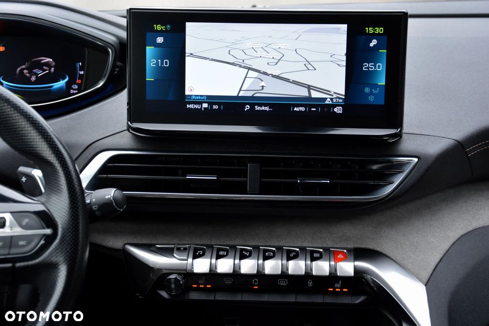 Peugeot 3008 1.6 PureTech HYbrid4 GT Line S&S EAT8 - 27