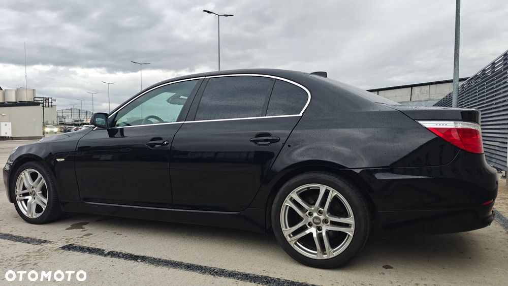 BMW Seria 5 520i - 14