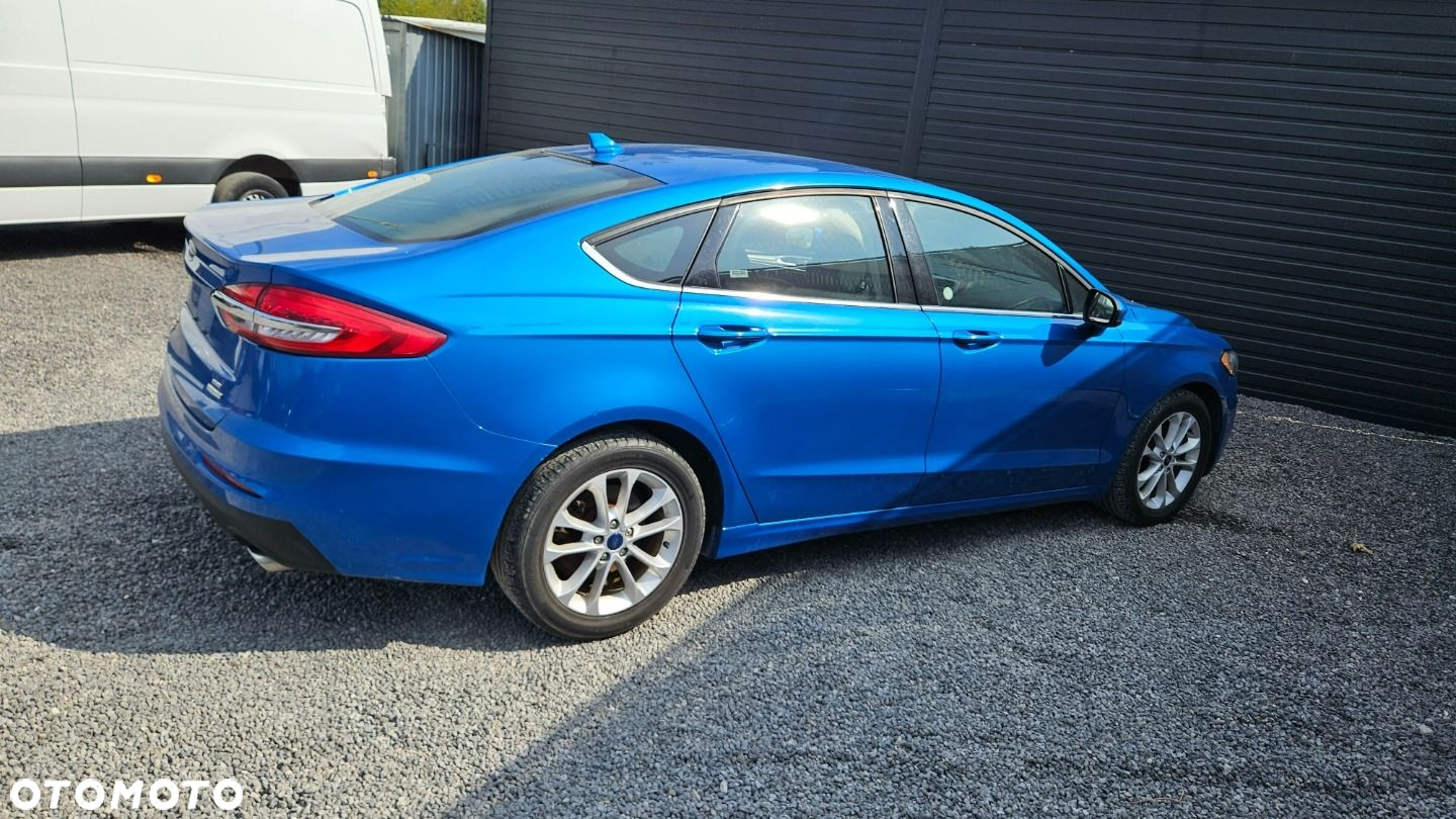 Ford Fusion - 25