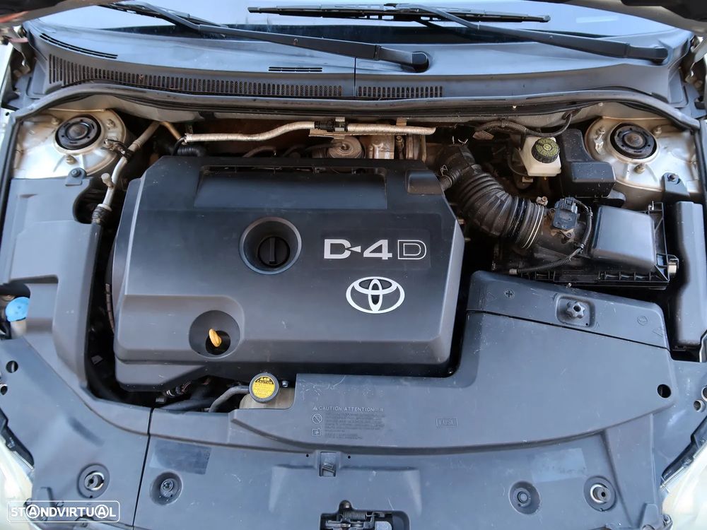 Toyota Avensis SW 2.0 D-4D Sol - 19