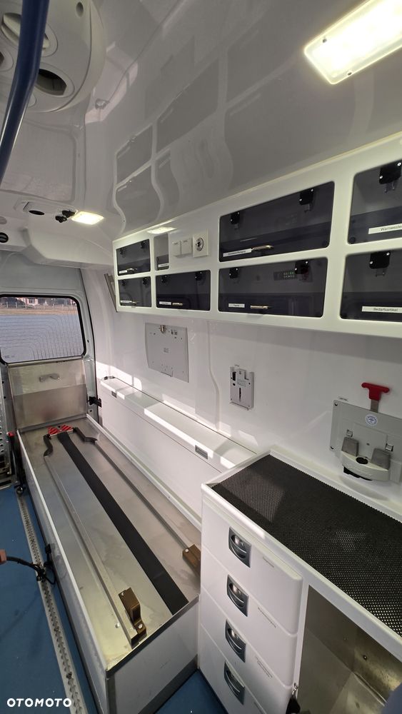 Renault Master Ambulans karetka - 14