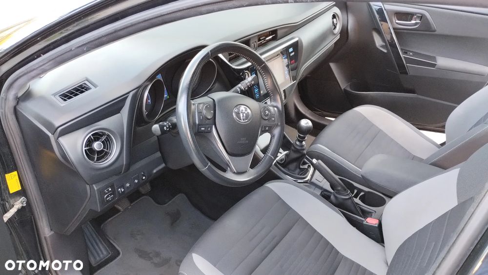 Toyota Auris 1.6 Premium - 14