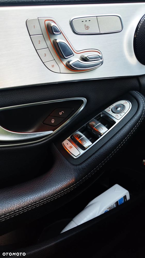 Mercedes-Benz Klasa C 300 9G-TRONIC - 22