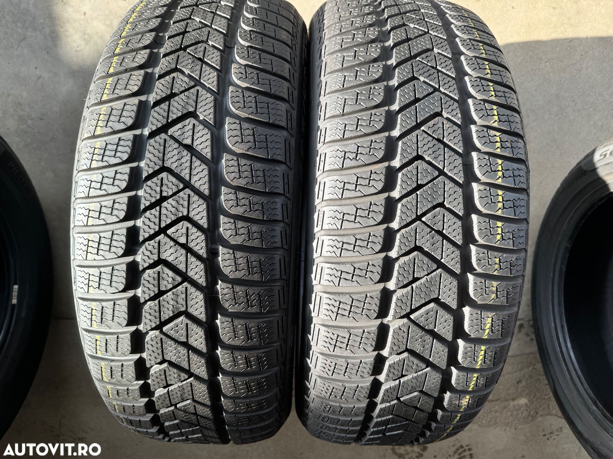 Vând 2 anvelope 225/50/18 Pirelli de iarnă ca noi - 1
