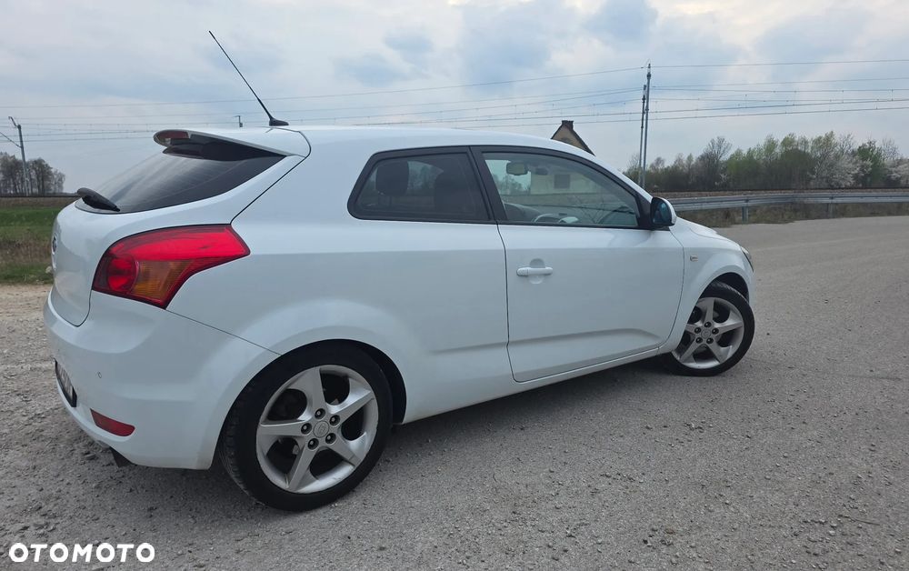 Kia ProCeed 2.0 Optimum + - 8