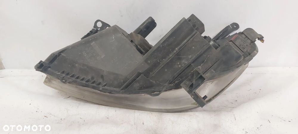 .  PRZOD PRZEDNIA LAMPA  PRAWA OPEL ZAFIRA B - 5