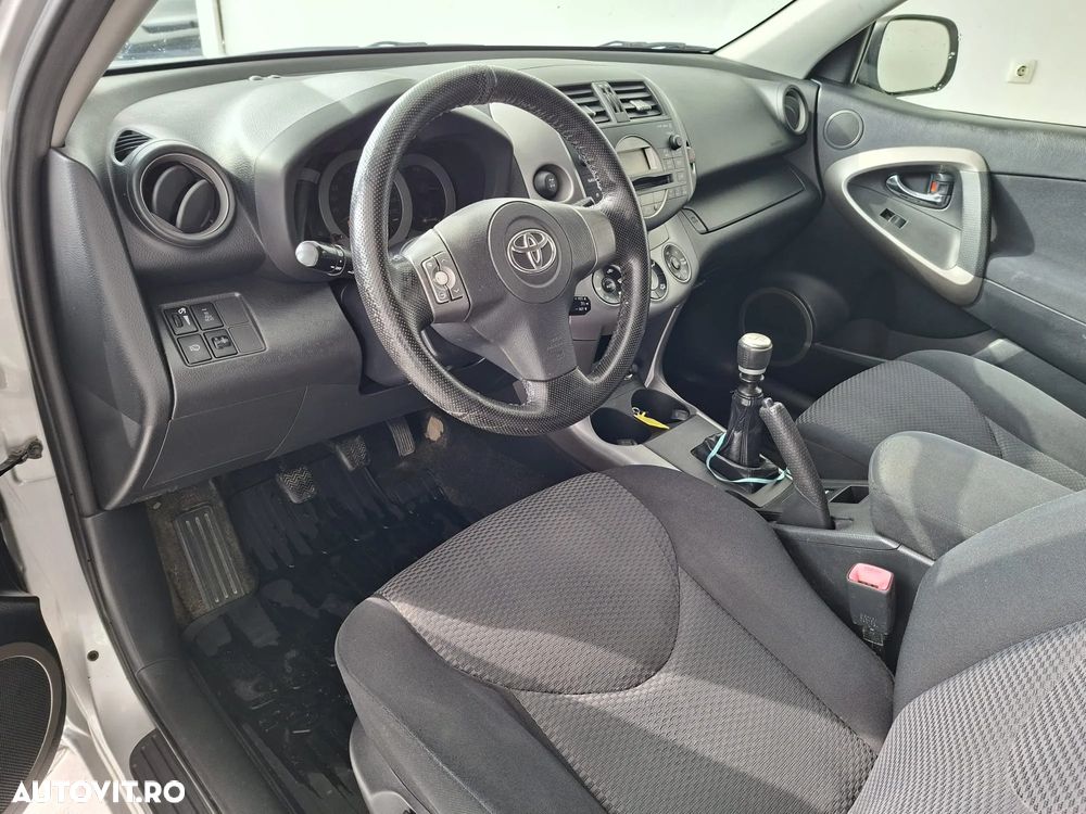 Toyota RAV4 2.2 D-4D 4x4 - 3