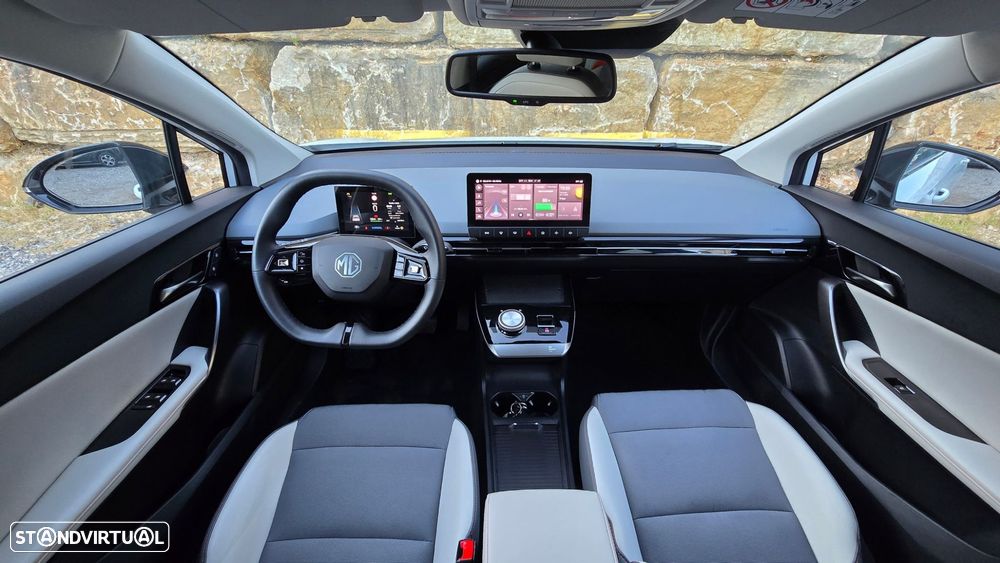 MG MG4 64 kWh Luxury - 9