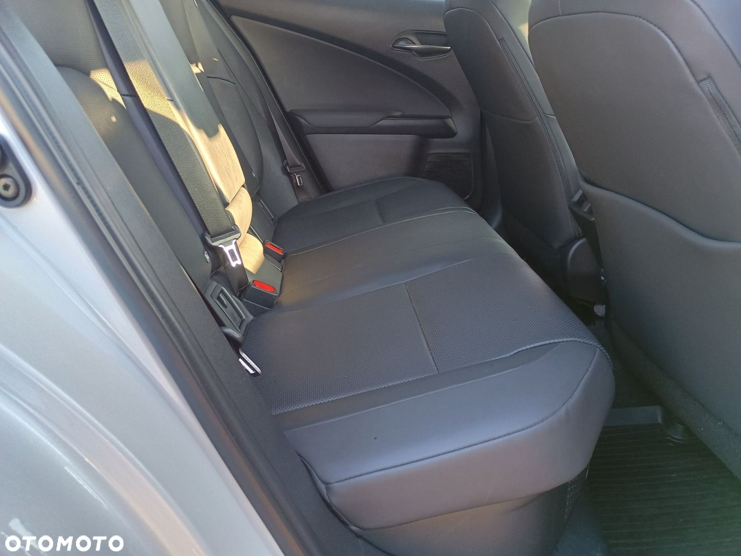 Lexus UX - 11